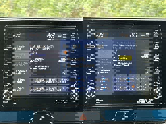 Used 2022 Toyota Venza XLE image 11