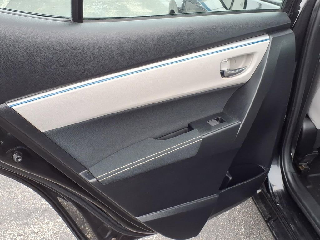 Used 2016 Toyota Corolla LE image 5