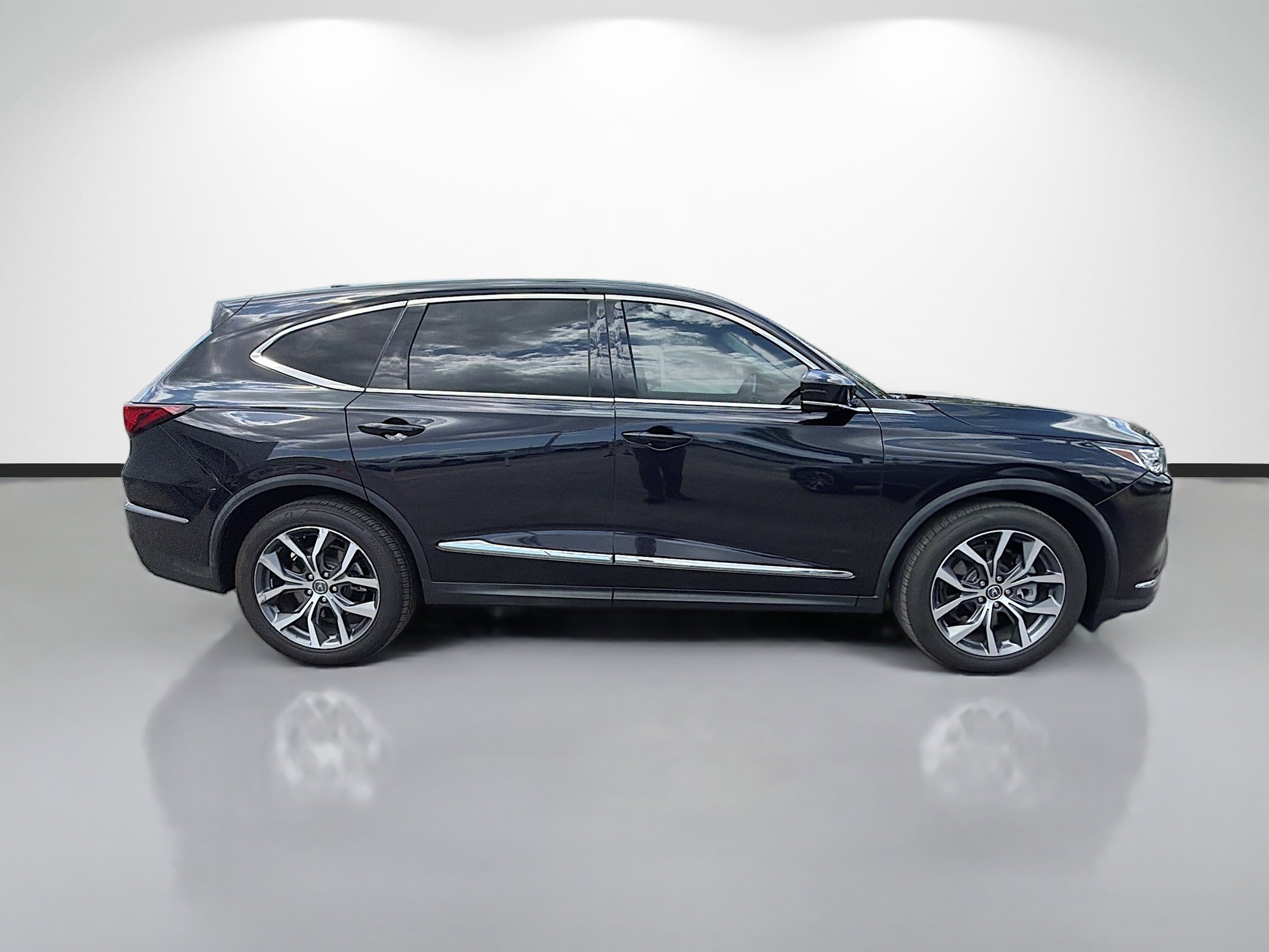 Used 2022 Acura MDX FWD w/ Technology Package image 2