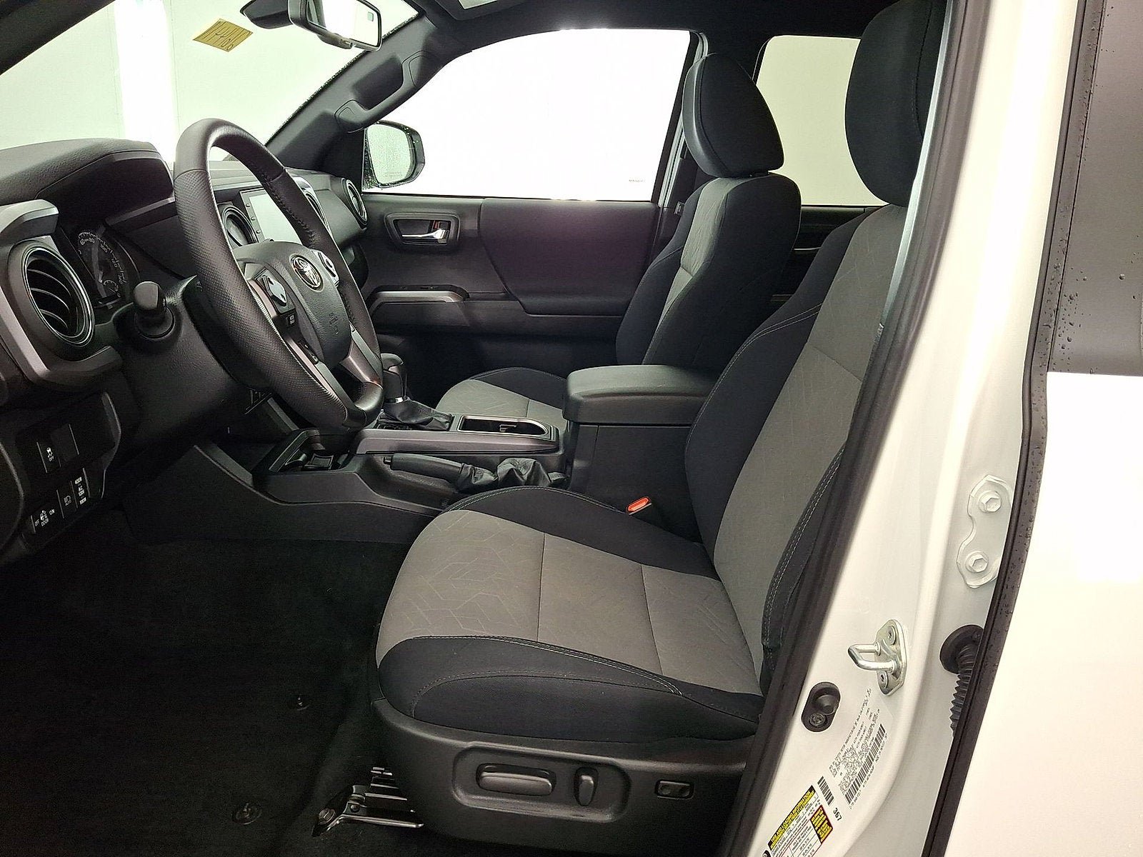 Used 2023 Toyota Tacoma TRD Sport AWD/4WD image 3
