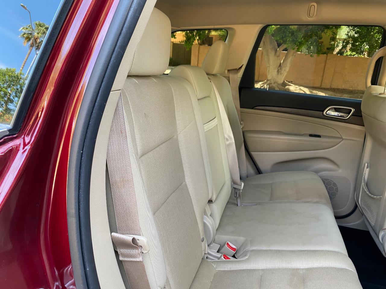 Used 2016 Jeep Grand Cherokee Laredo image 46