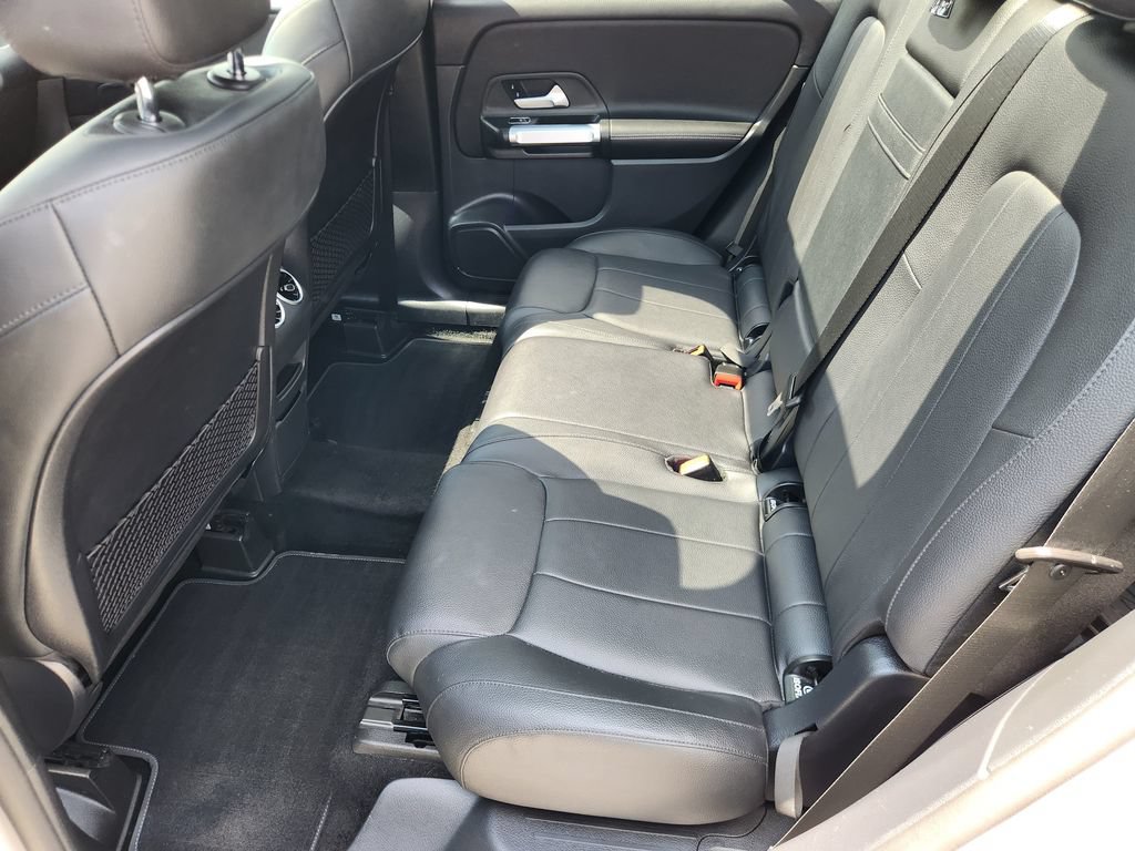 Used 2023 Mercedes-Benz GLB 250 4MATIC w/ Premium Package image 11