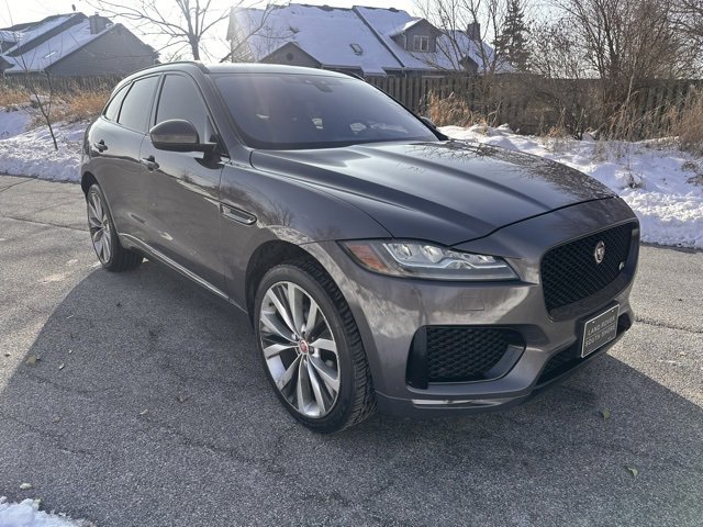 Used 2017 Jaguar F-PACE S image 3