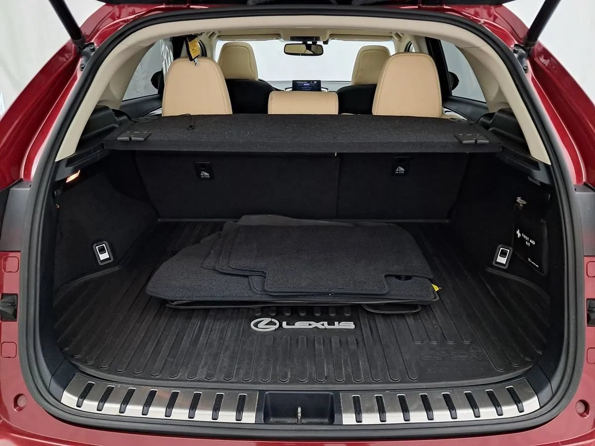 Used 2016 Lexus NX 300h AWD w/ Luxury Package image 36