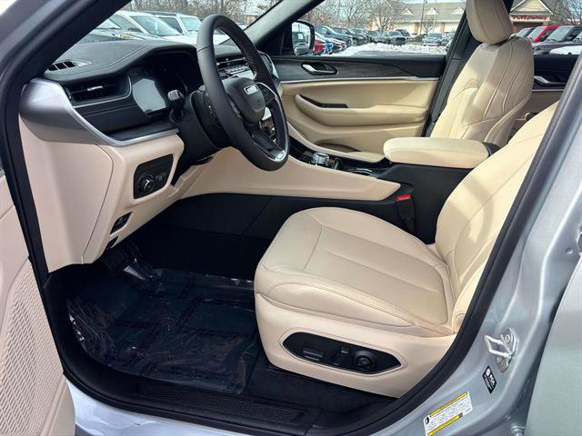 New 2025 Jeep Grand Cherokee Limited image 7