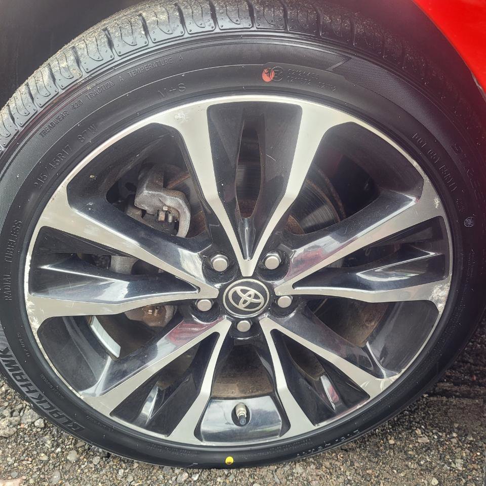 Used 2019 Toyota Corolla XSE image 39