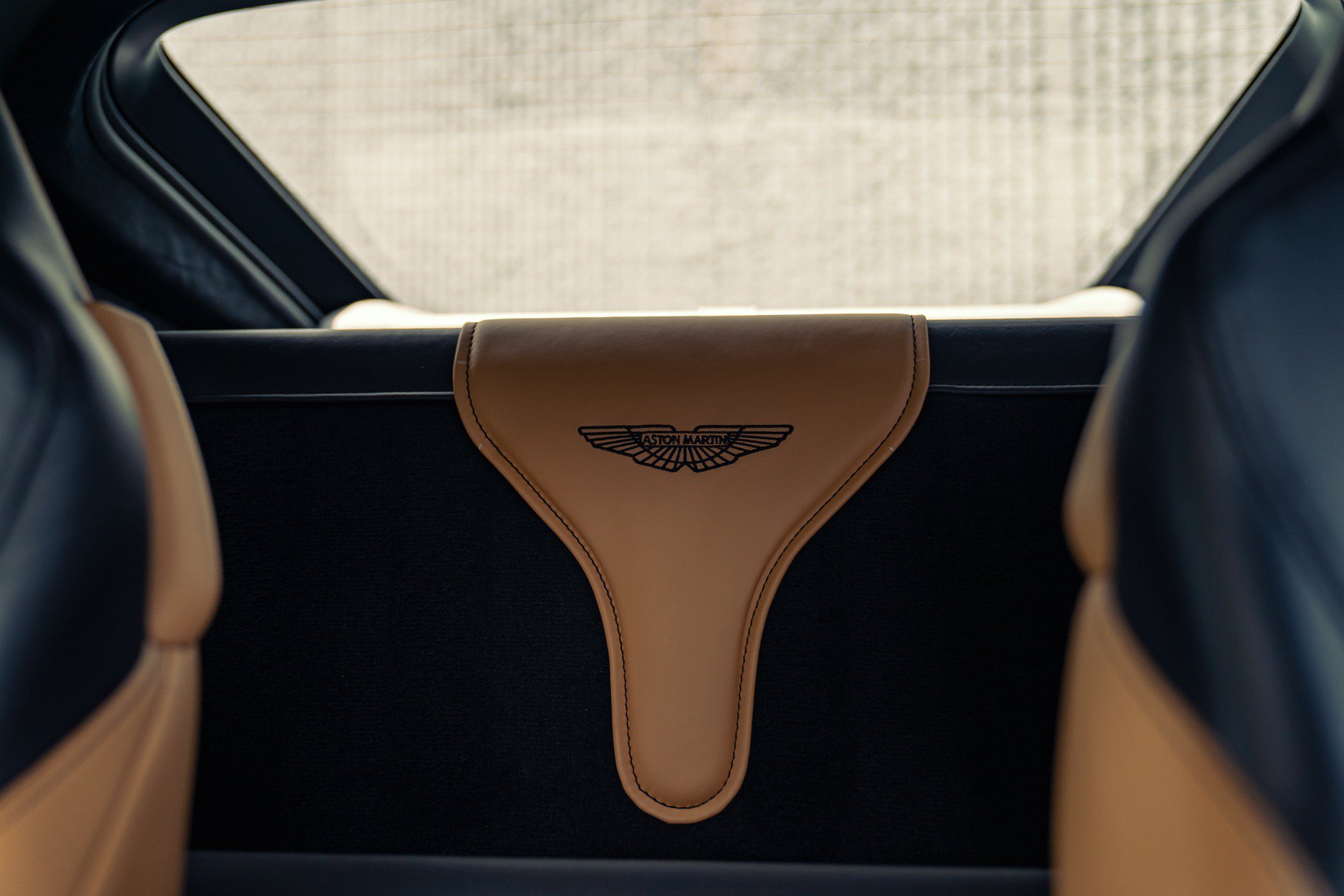 Used 2020 Aston Martin V8 Vantage Coupe RWD image 29