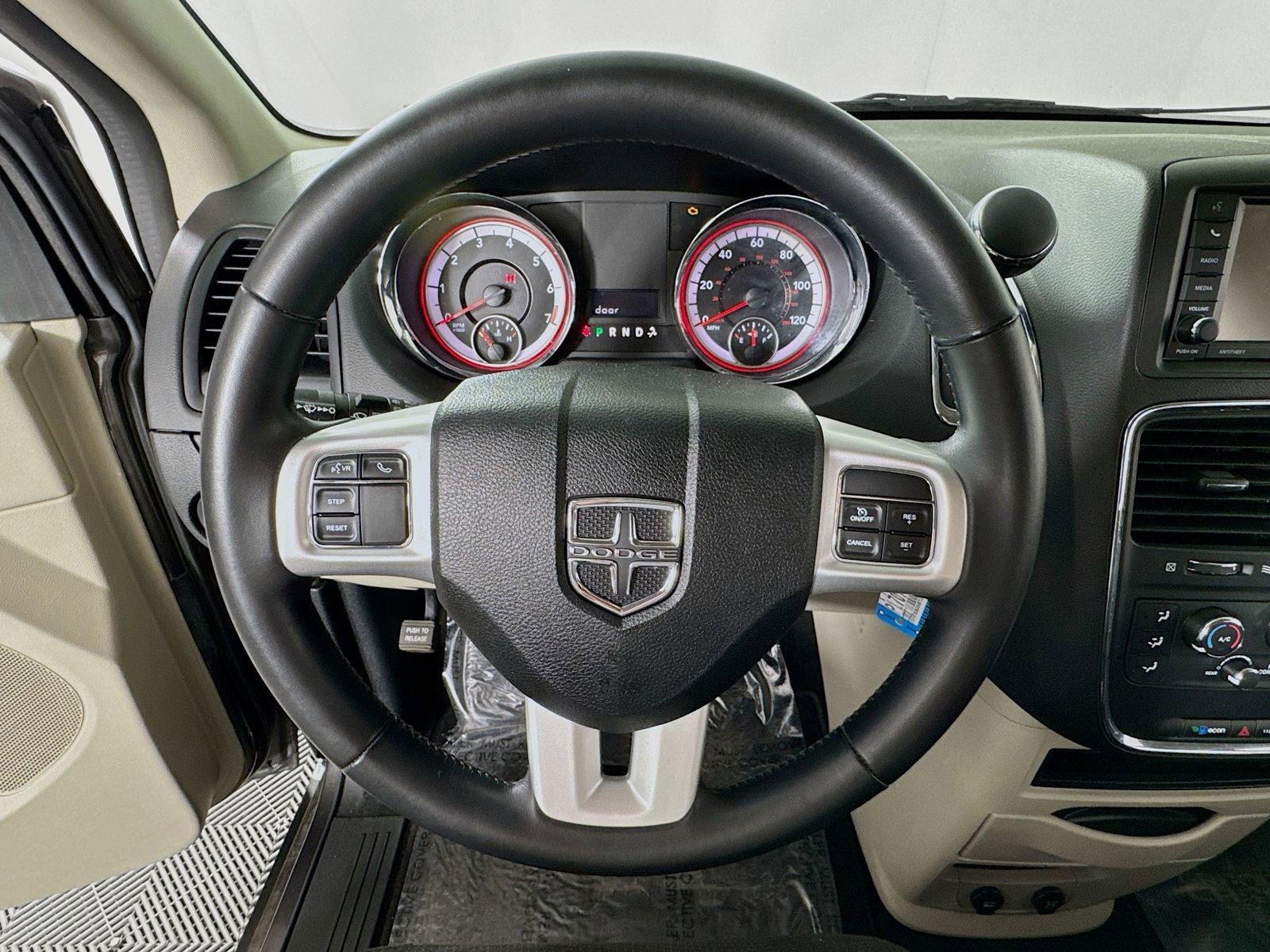 Used 2017 Dodge Grand Caravan SE w/ Power Window Group FWD image 13