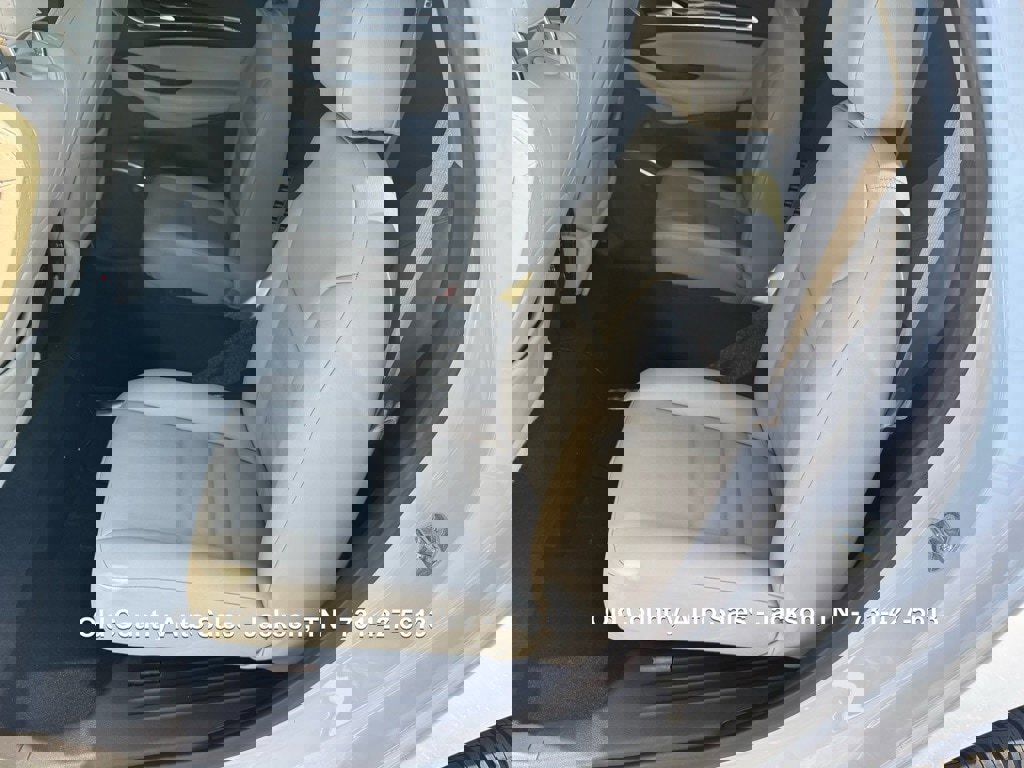 Used 2020 Buick Enclave Essence image 36