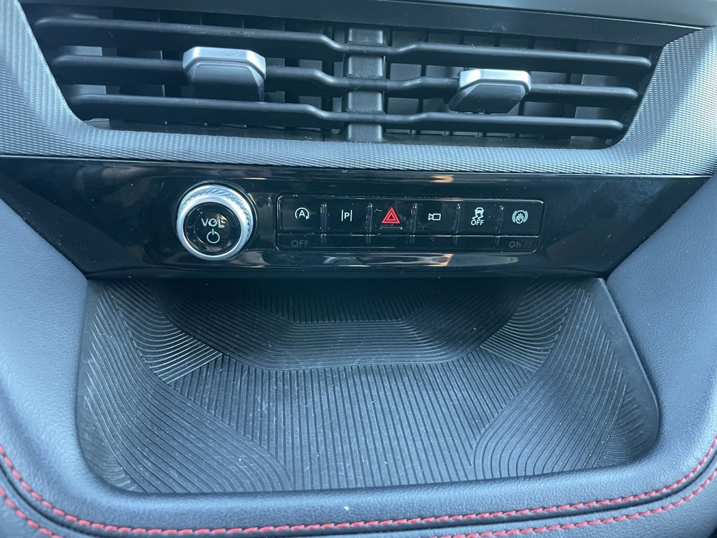 Used 2025 Ford Explorer ST-Line image 13