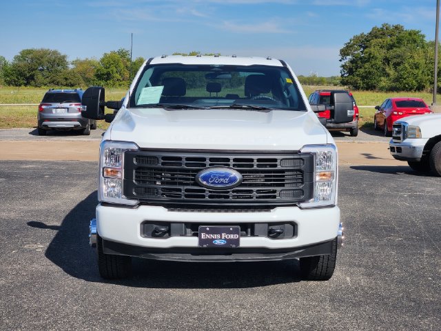 Used 2023 Ford F350 4x4 Crew Cab DRW Super Duty image 2