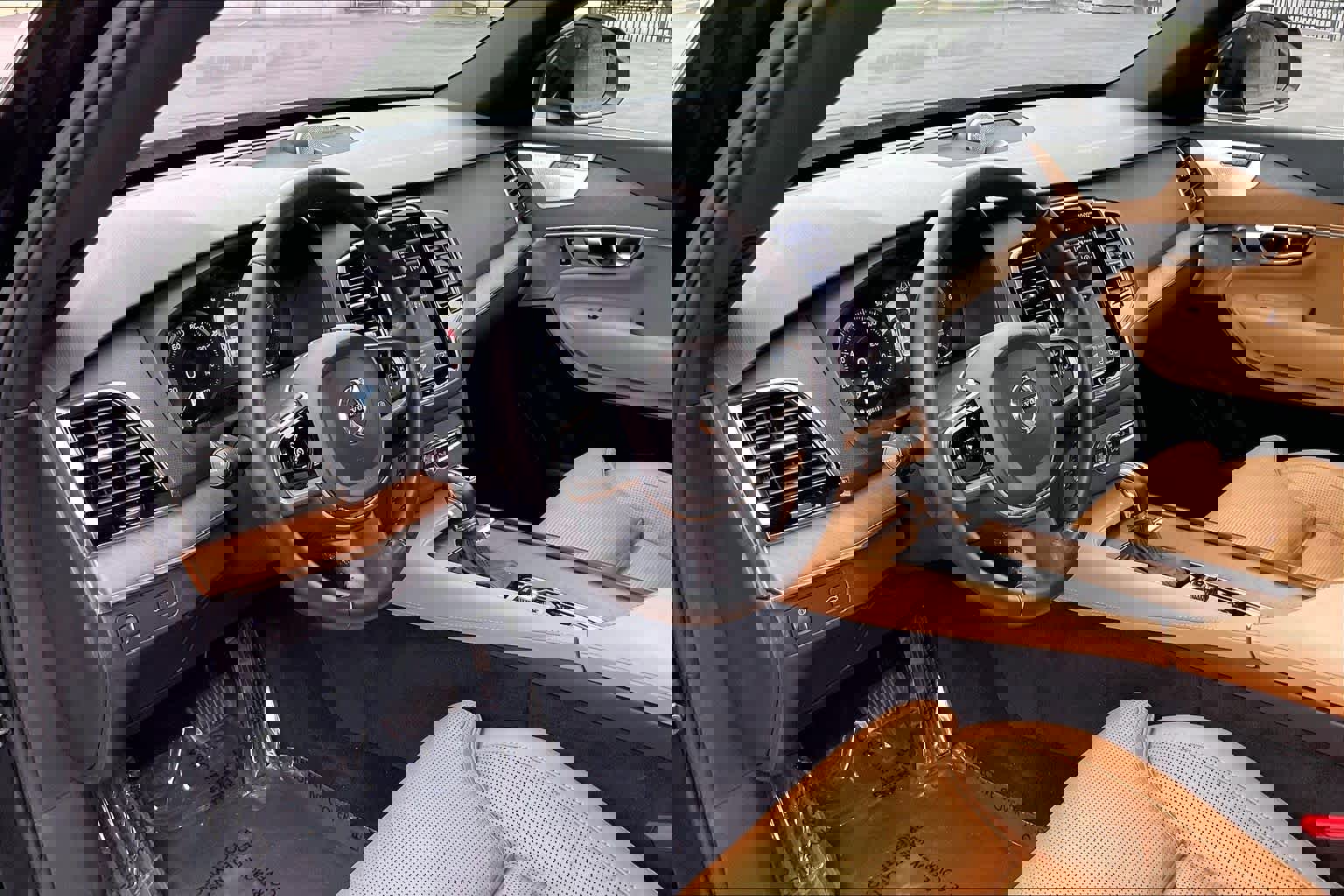 Used 2017 Volvo XC90 T6 Inscription w/ Vision Package image 17