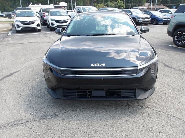 Used 2025 Kia K4 FWD image 2