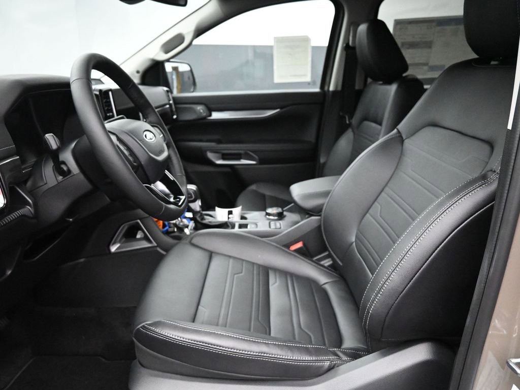 New 2025 Ford Ranger Lariat w/ FX4 Off-Road Package image 30