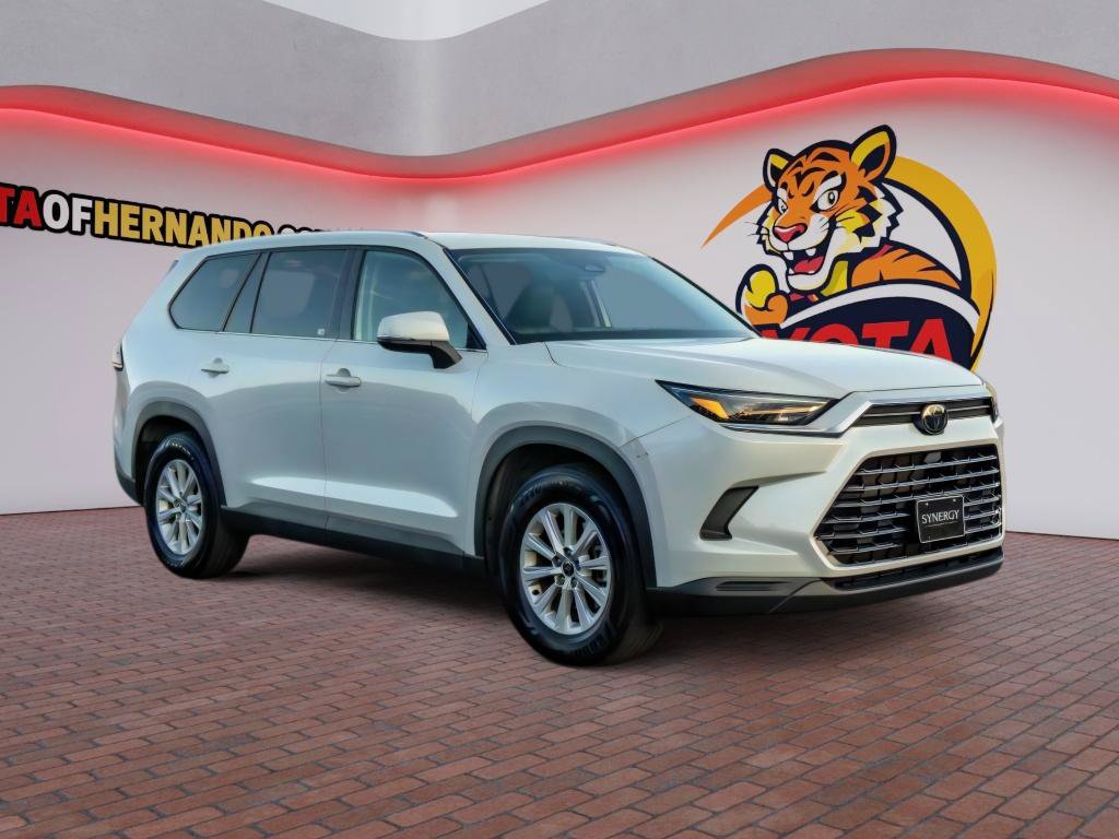 Used 2025 Toyota Grand Highlander AWD image 3