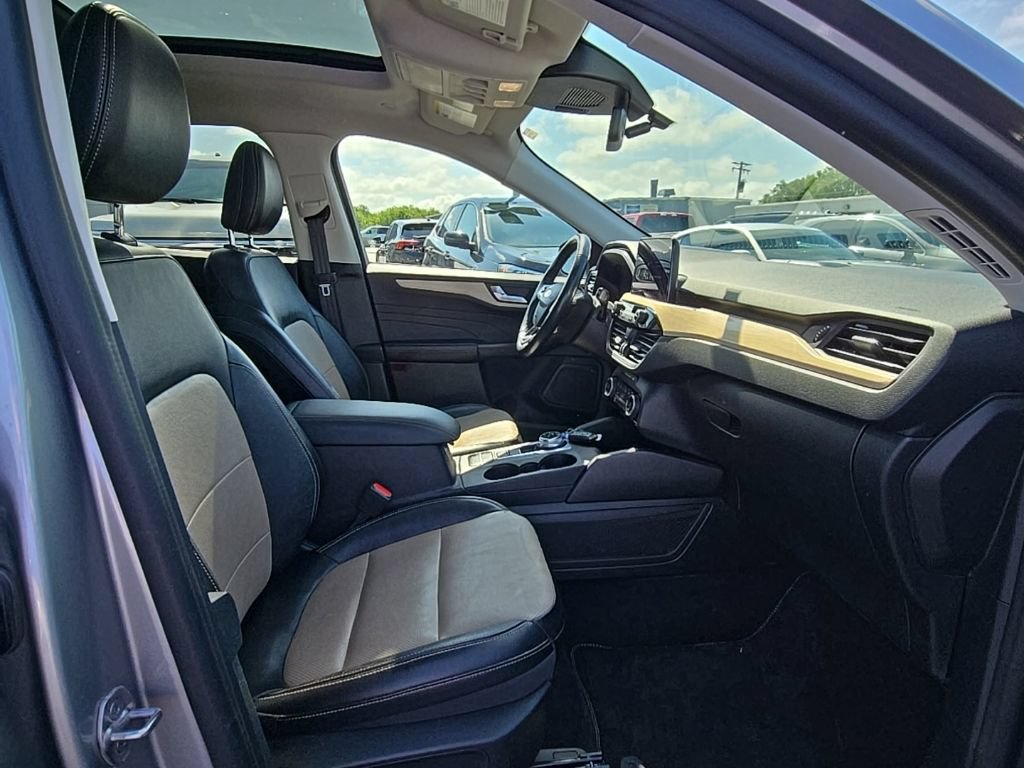 Used 2021 Ford Escape Titanium w/ Titanium Elite Package AWD/4WD image 44