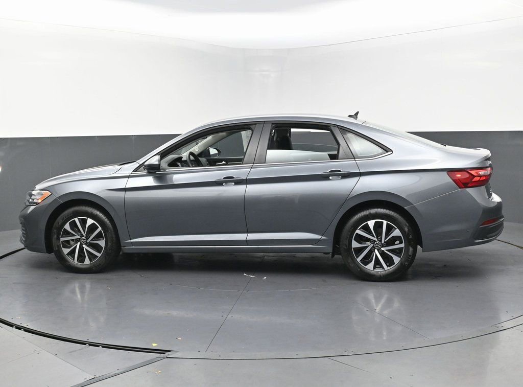 Used 2024 Volkswagen Jetta S image 8