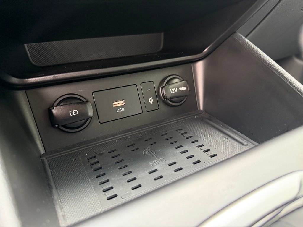 Used 2023 Hyundai Kona Limited image 28