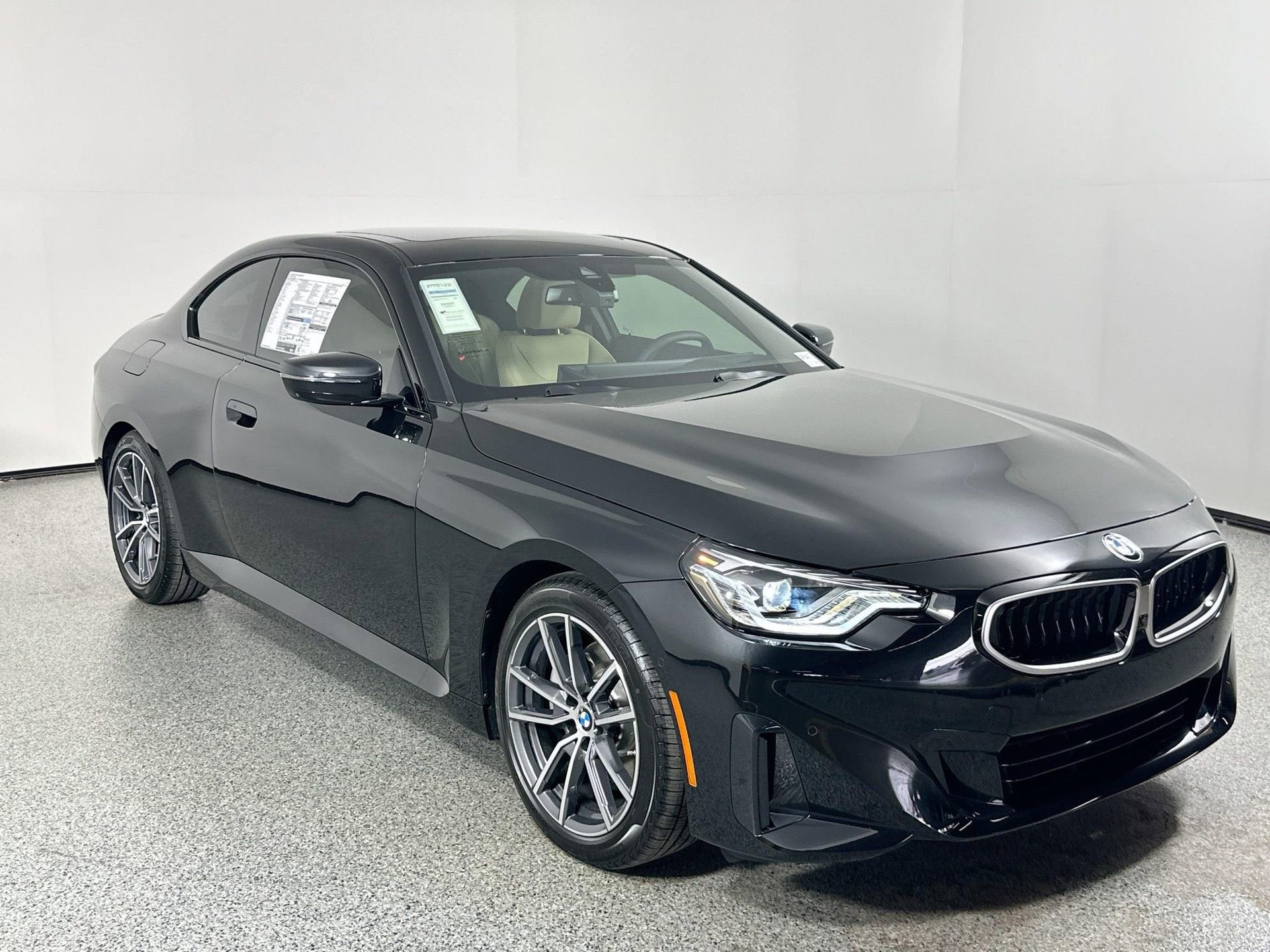 Used 2025 BMW 230i Coupe w/ Premium Package image 4