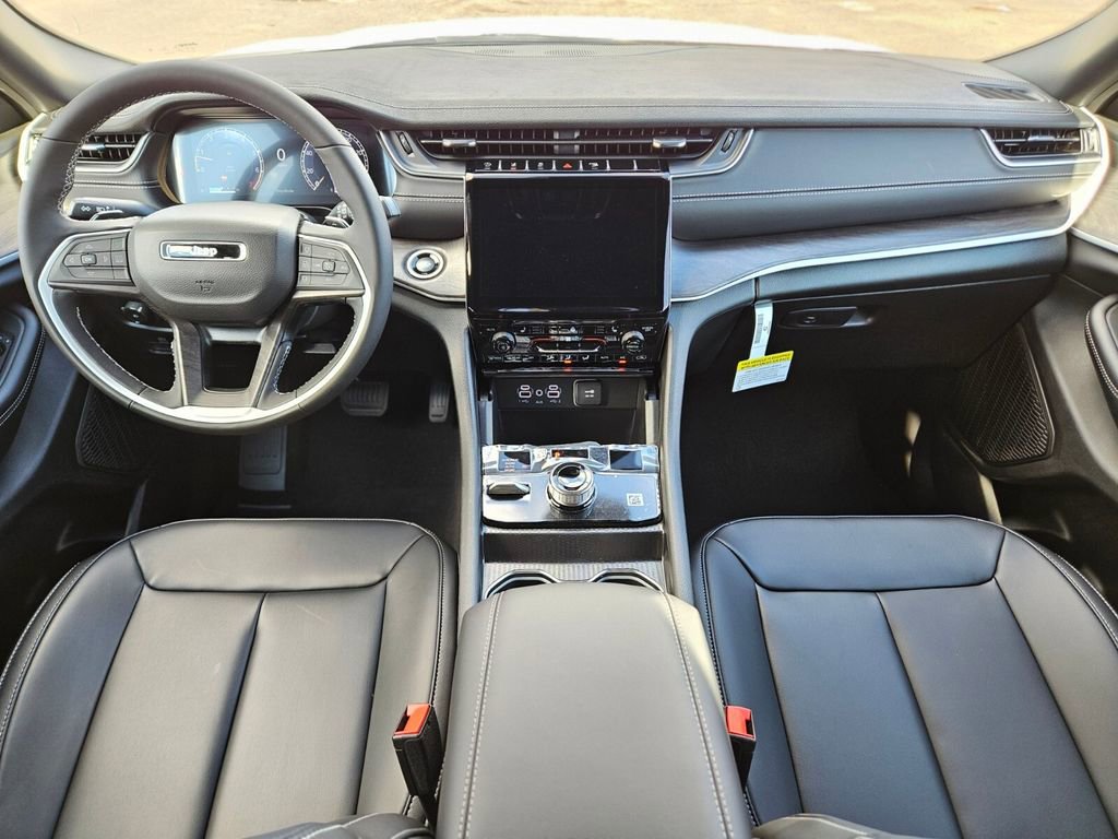 New 2025 Jeep Grand Cherokee Limited image 12