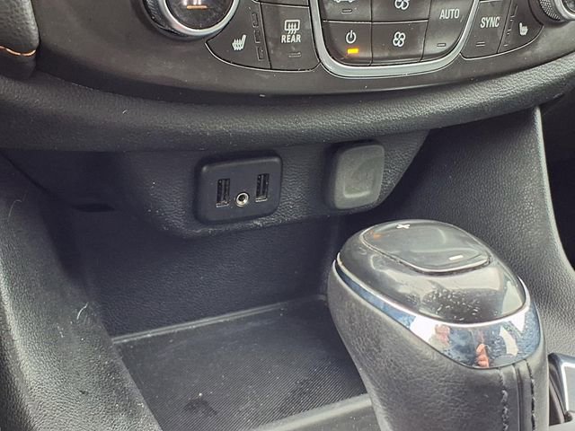 Used 2018 Chevrolet Traverse LT image 14