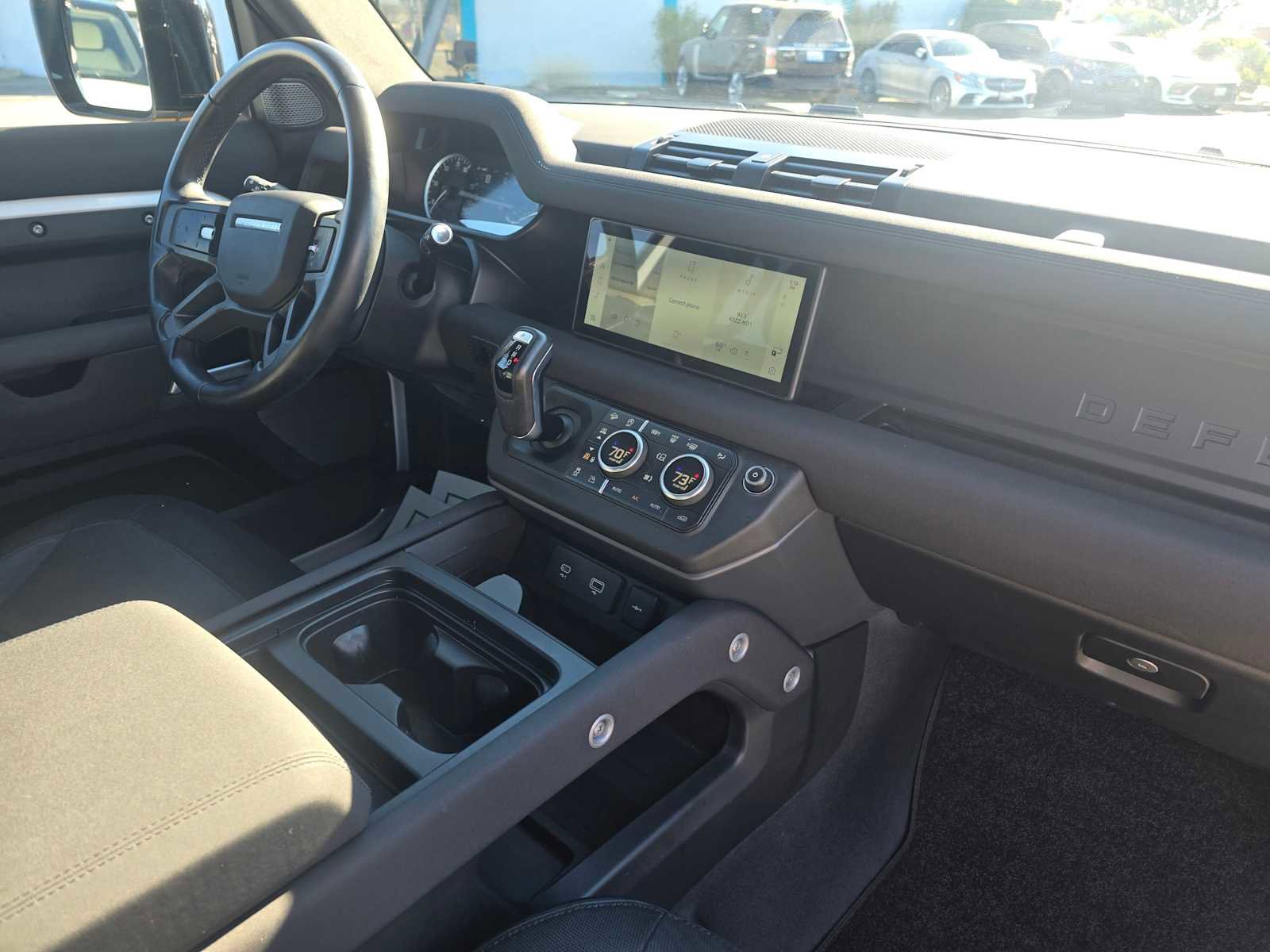 Used 2023 Land Rover Defender 90 X-Dynamic SE image 12