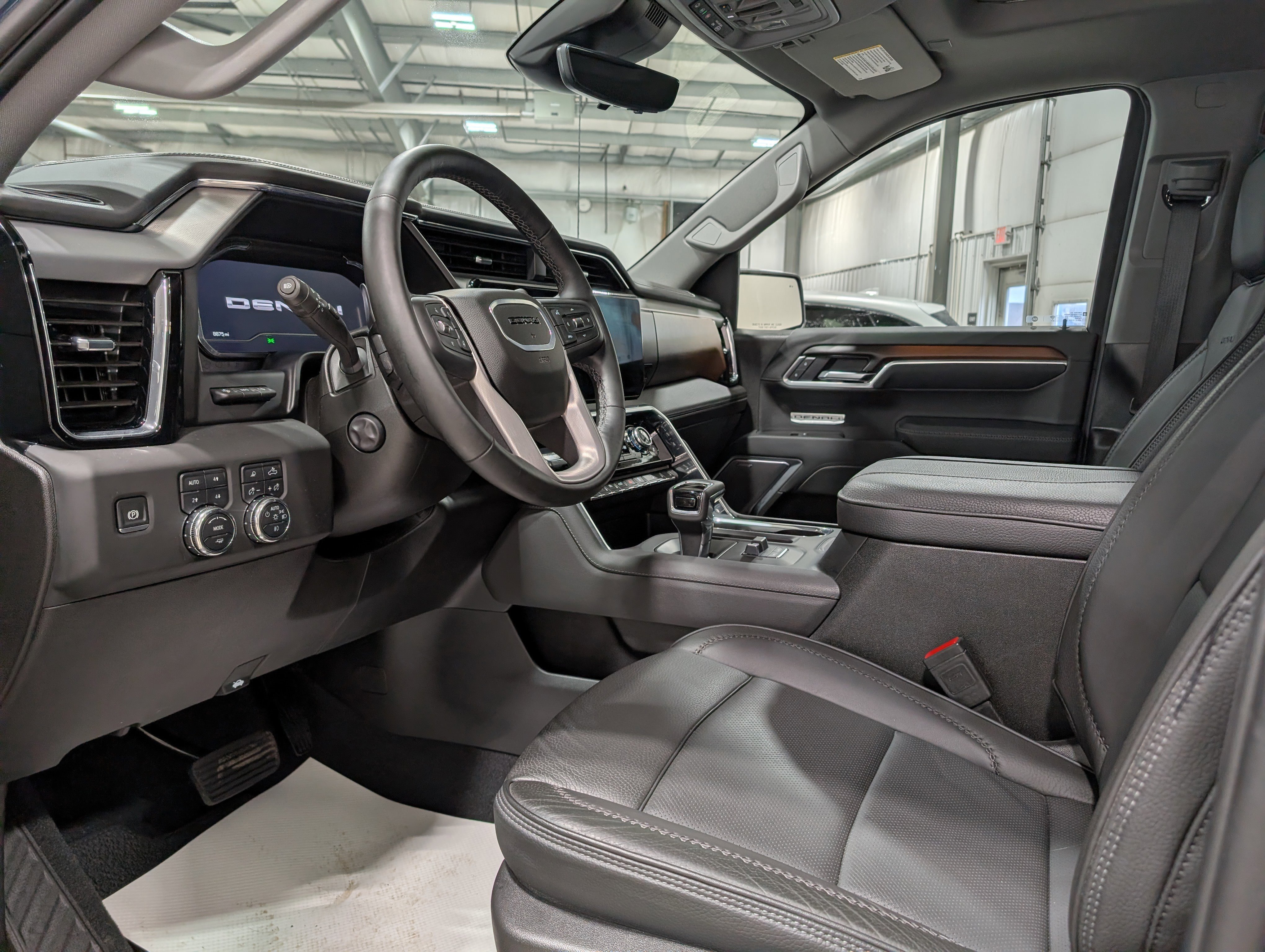Used 2025 GMC Sierra 1500 Denali w/ Denali Reserve Package image 15