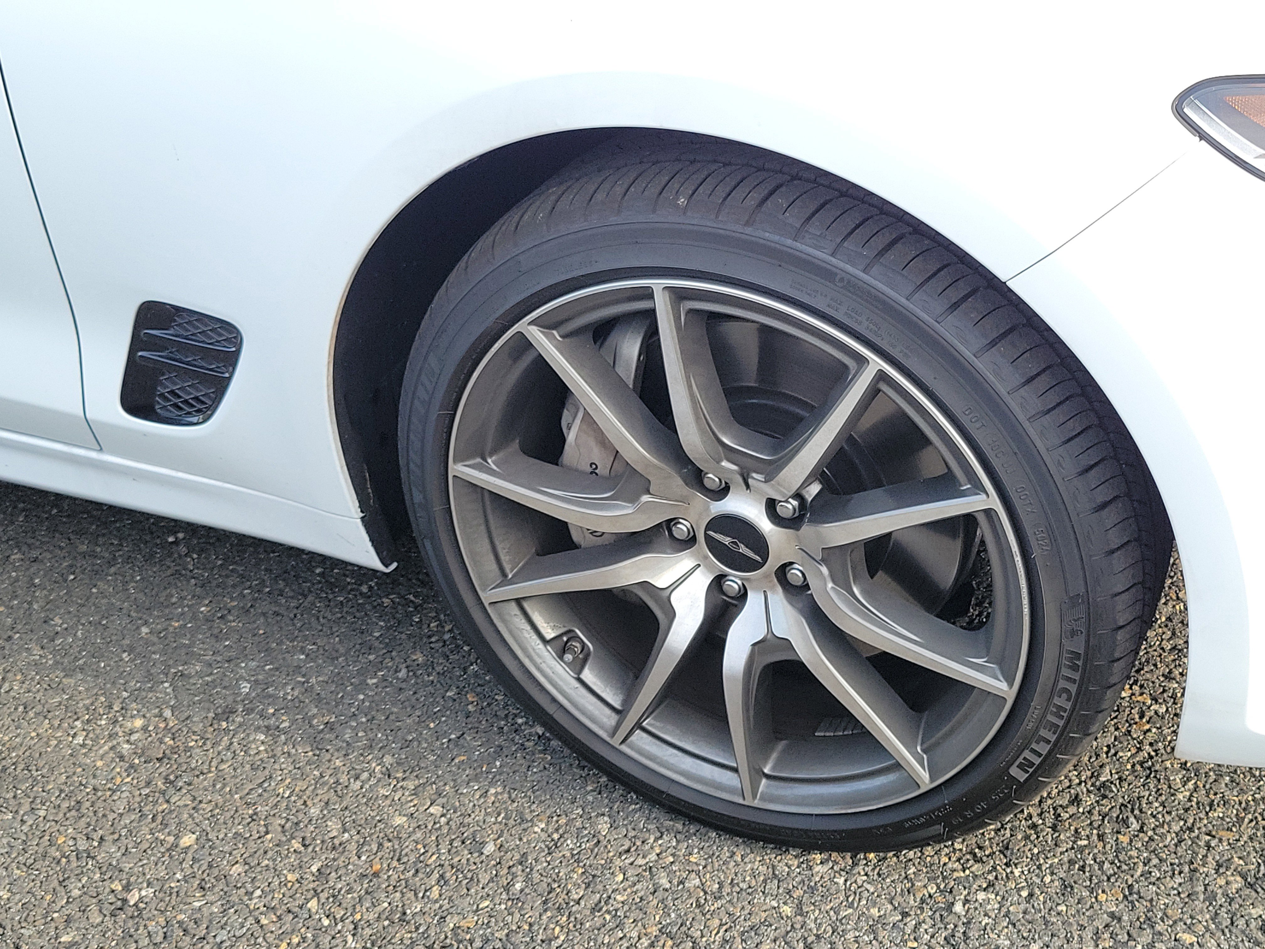 Used 2026 Genesis G70 2.5T image 4