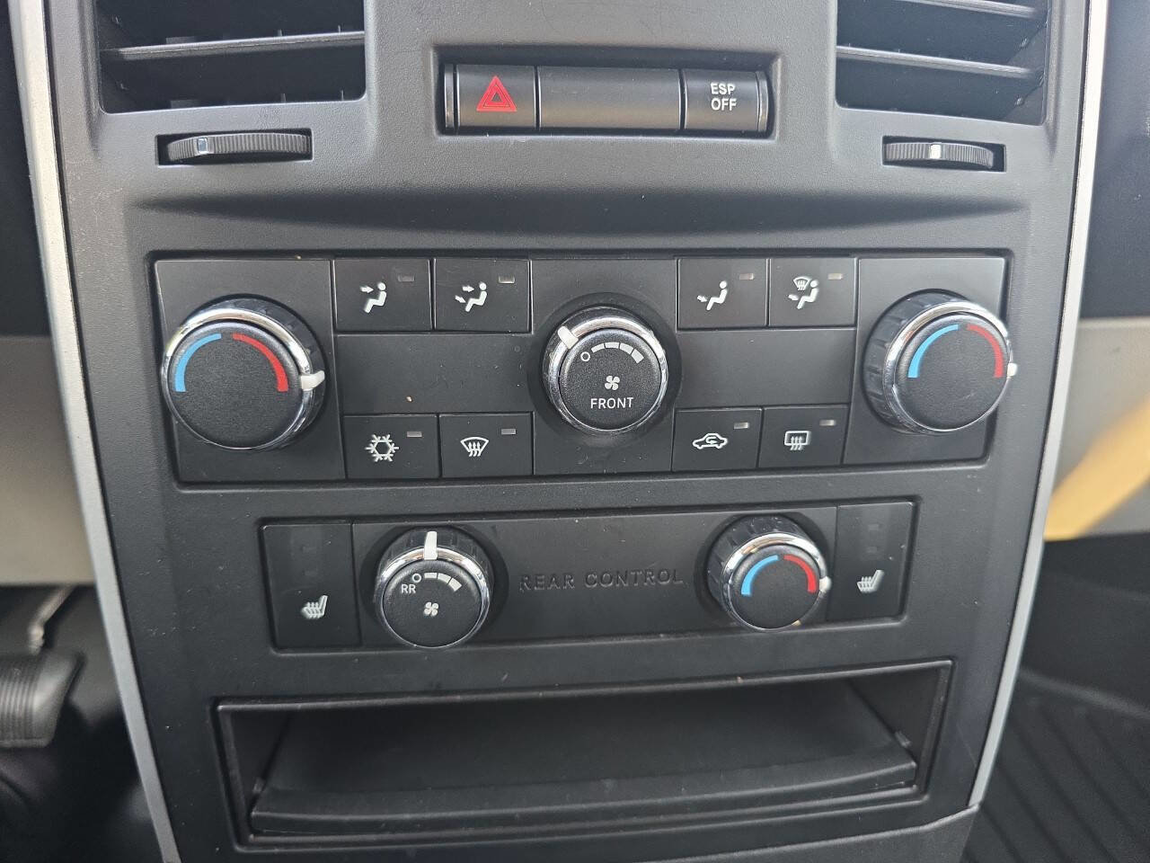Used 2008 Dodge Grand Caravan SXT FWD image 16