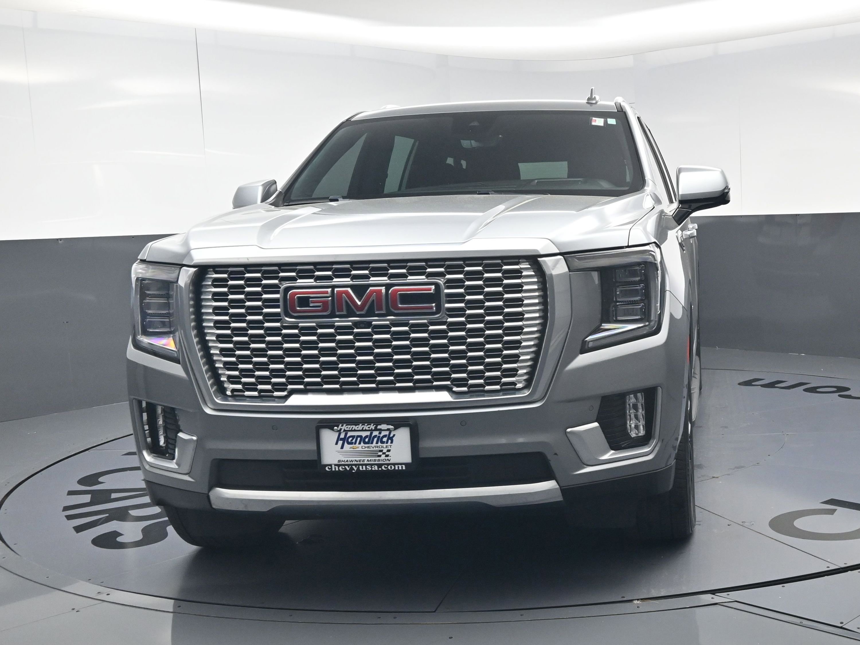 Used 2024 GMC Yukon XL Denali w/ Advanced Technology Package AWD/4WD image 5