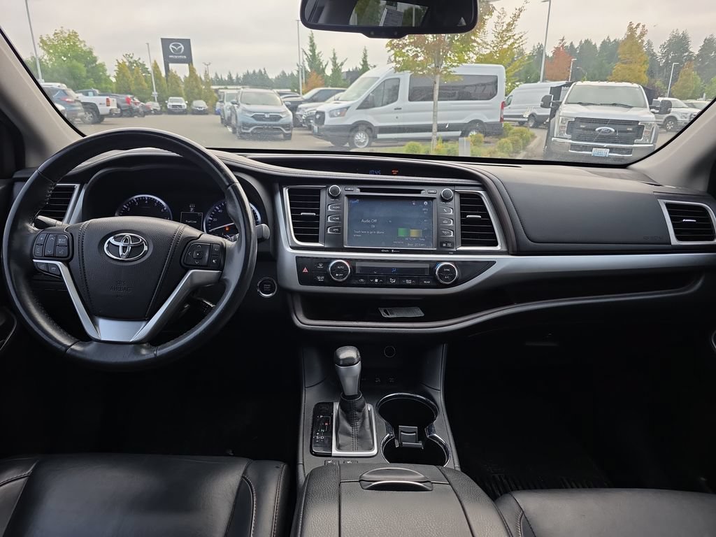 Used 2014 Toyota Highlander XLE AWD/4WD image 5