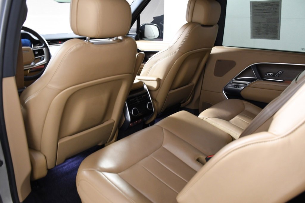 Used 2023 Land Rover Range Rover Long Wheelbase SE image 26