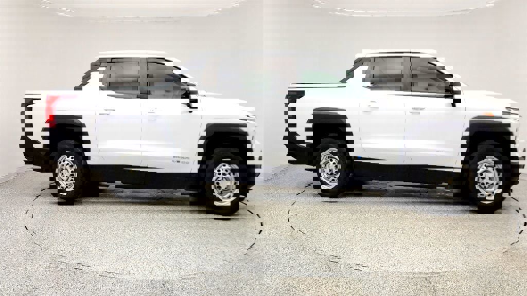 Used 2024 Chevrolet Silverado EV W/T AWD/4WD image 4