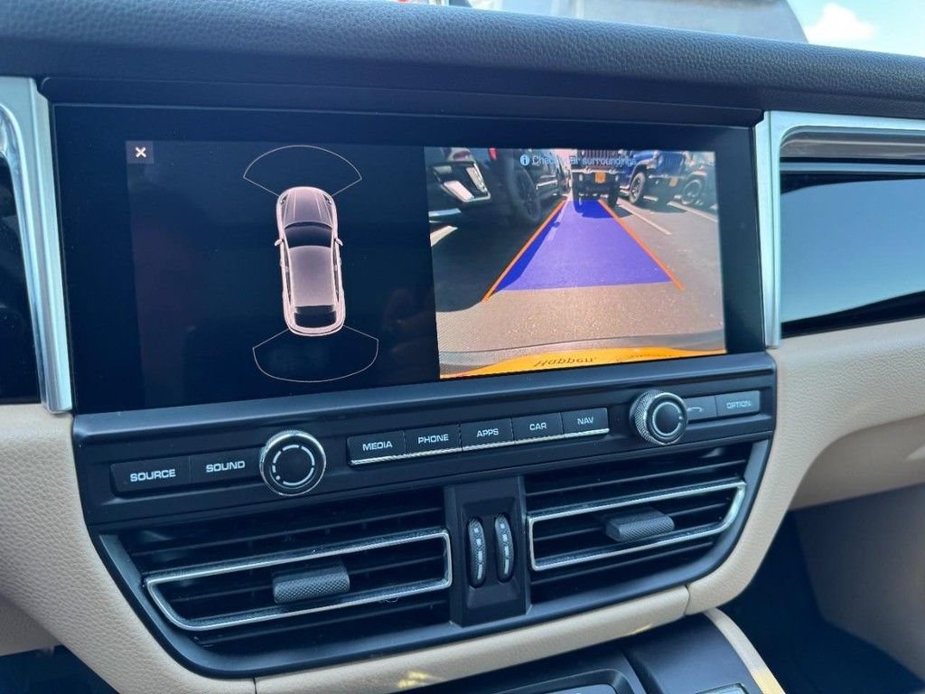 Used 2019 Porsche Macan AWD/4WD image 22