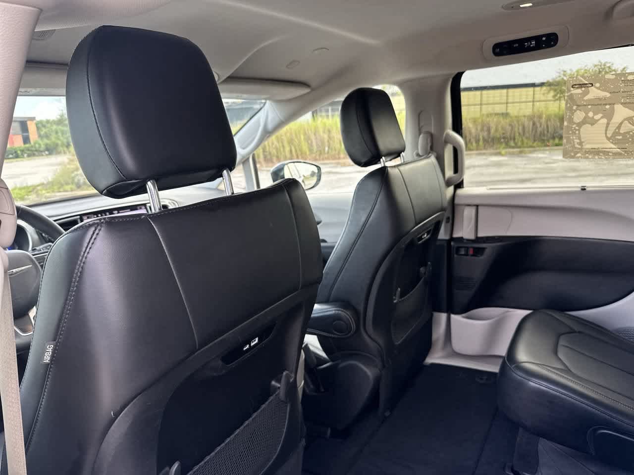 Certified 2024 Chrysler Pacifica Touring-L FWD image 18