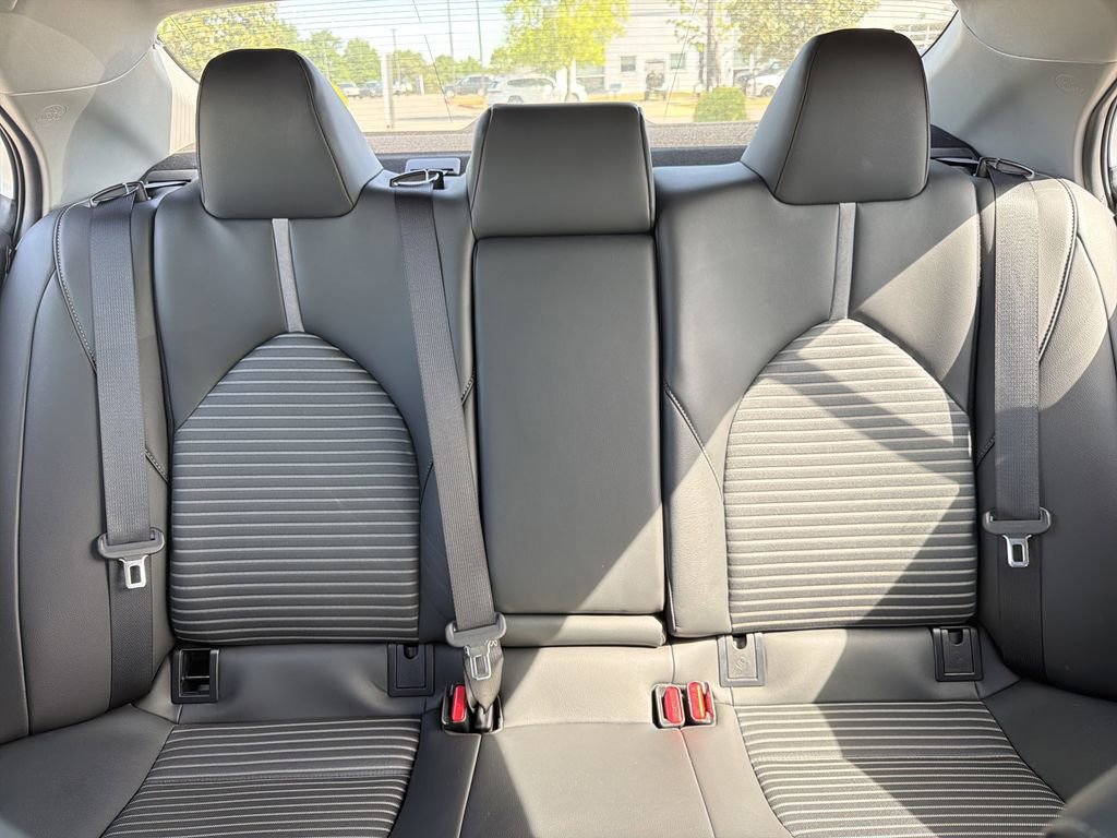 Used 2024 Toyota Camry SE image 28