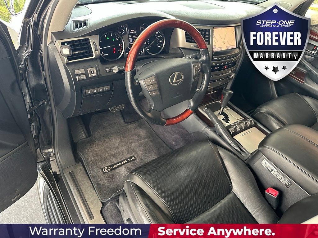 Used 2013 Lexus LX 570 4WD w/ Luxury Pkg w/Pre-crash image 12