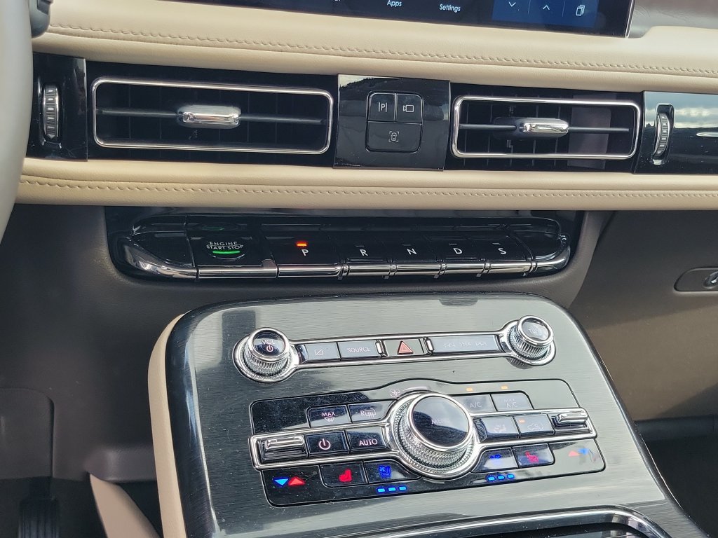 Certified 2023 Lincoln Nautilus Reserve AWD/4WD image 28