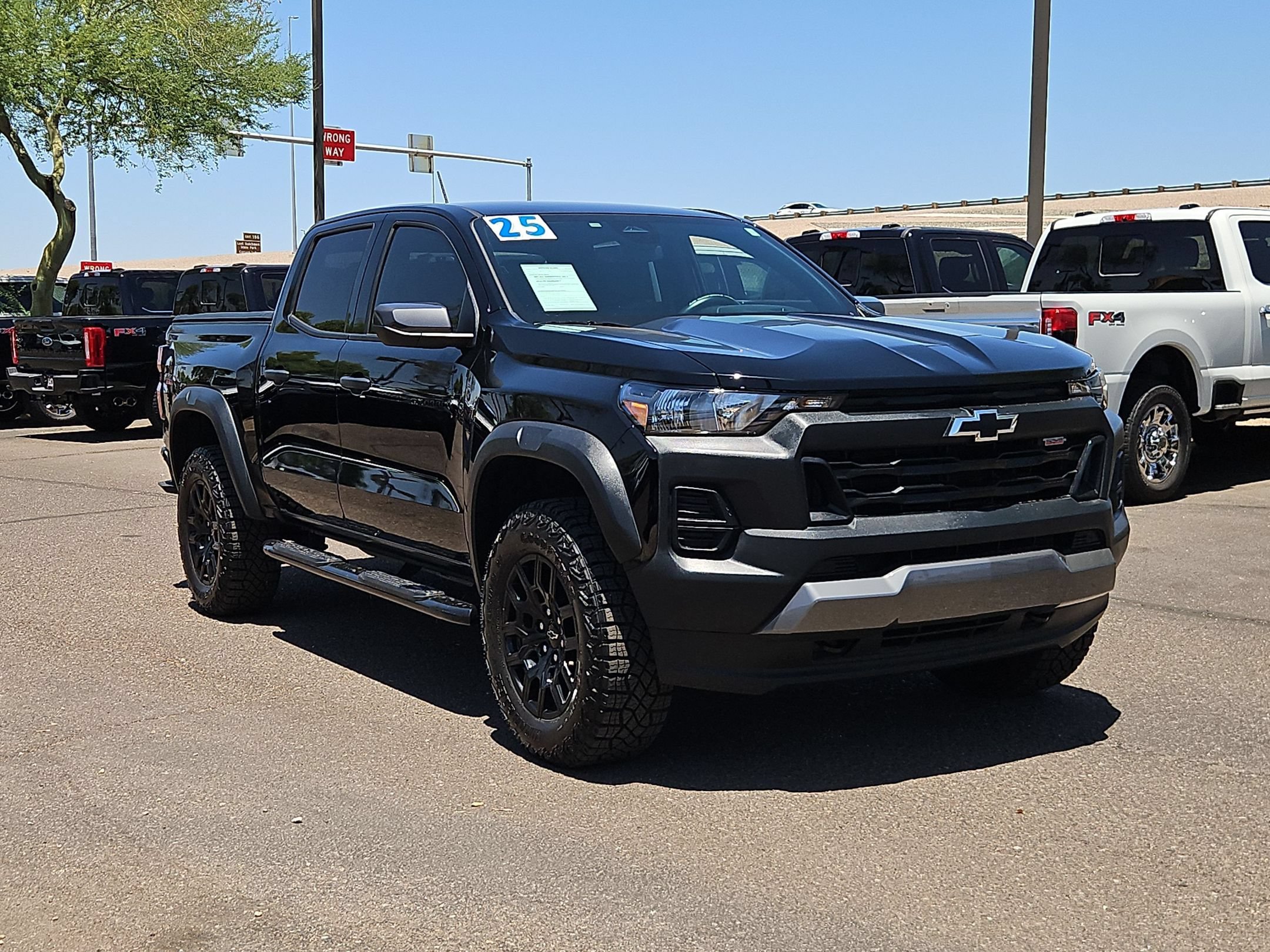 Used 2025 Chevrolet Colorado Trail Boss AWD/4WD image 3
