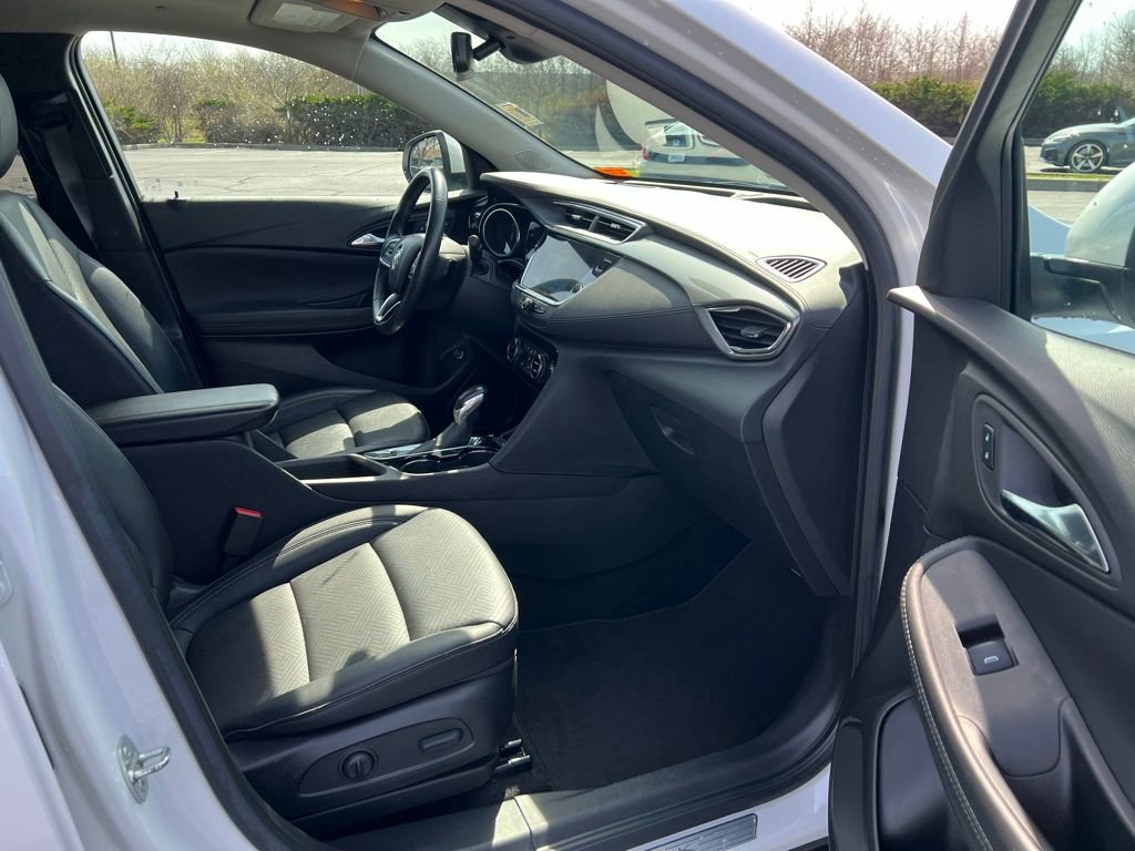 Used 2023 Buick Encore GX Essence w/ Experience Buick Package image 10
