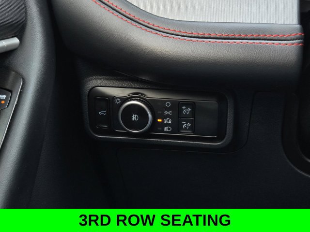 Used 2025 Ford Explorer ST AWD/4WD image 17