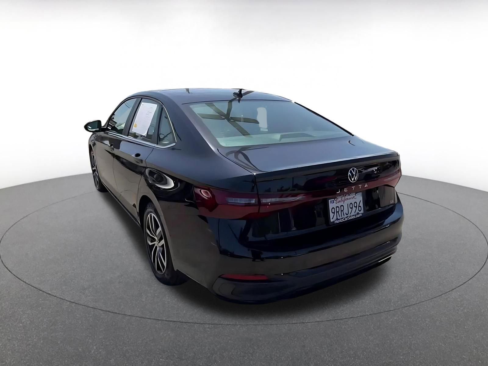 Used 2025 Volkswagen Jetta SE image 11