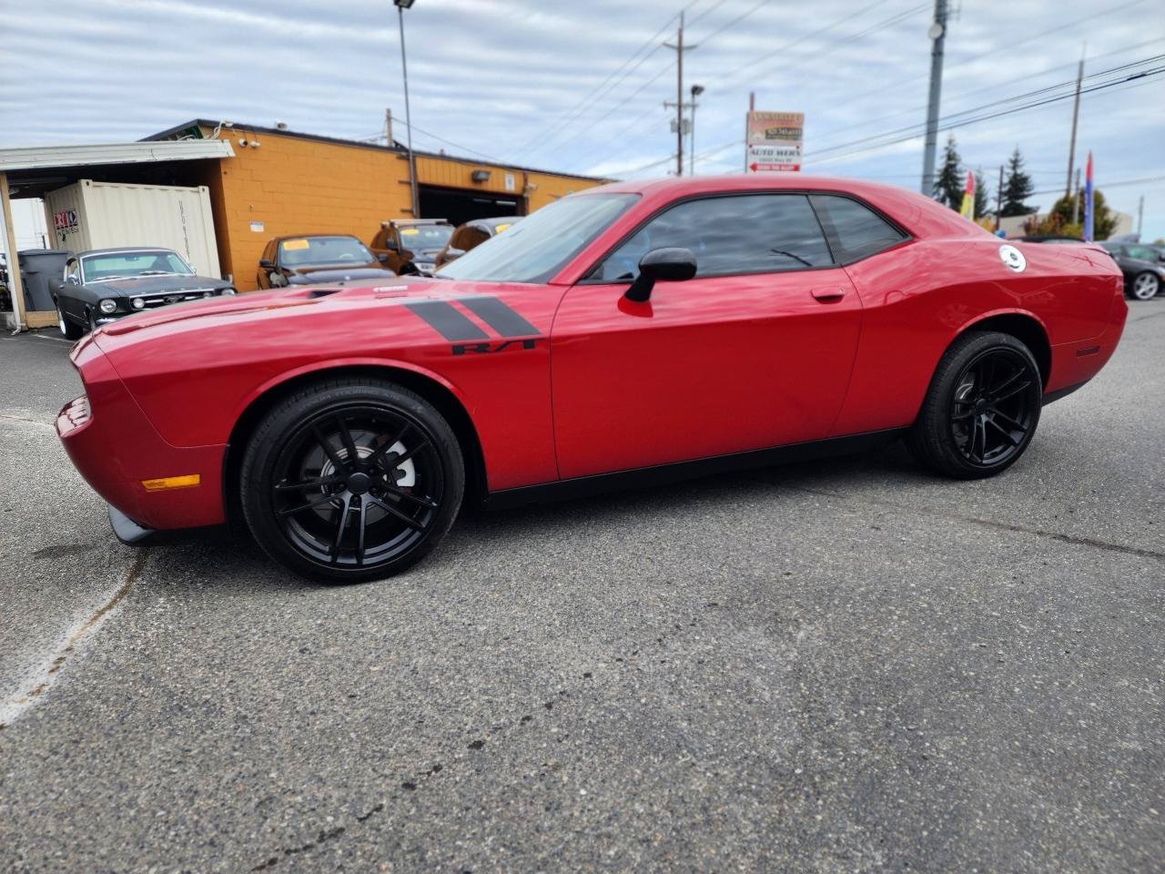 Used 2012 Dodge Challenger R/T RWD image 11