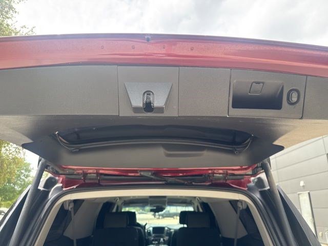 Used 2018 GMC Yukon XL Denali image 34