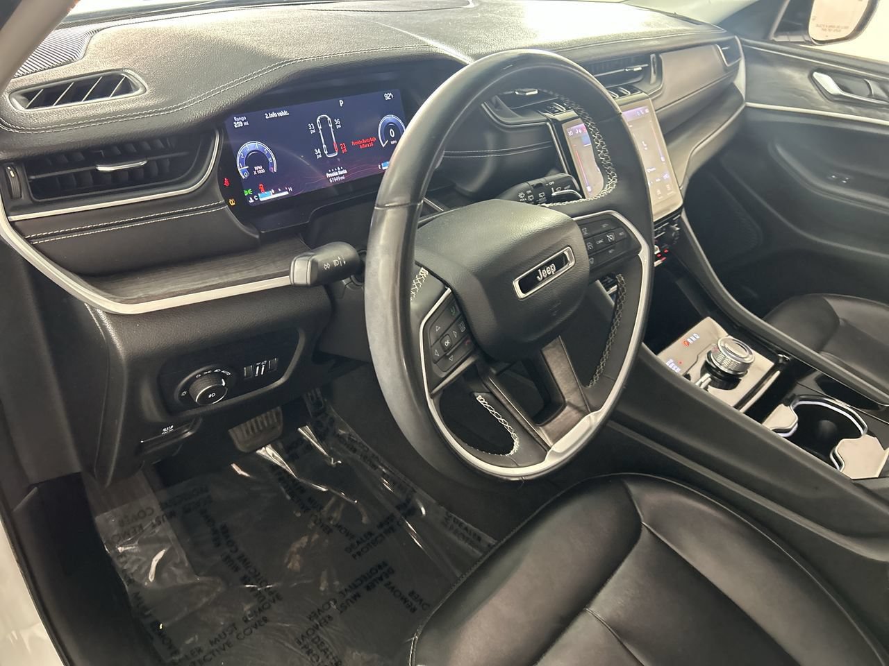 Used 2023 Jeep Grand Cherokee L Limited AWD/4WD image 11