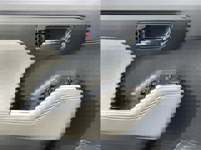 Used 2022 Toyota Highlander LE image 22