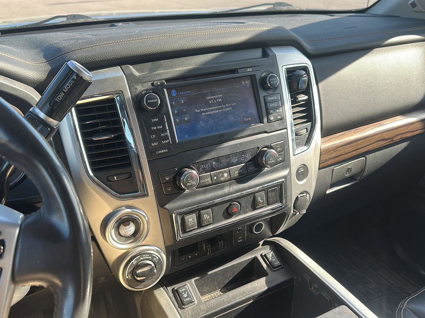 Used 2017 Nissan Titan SL image 18