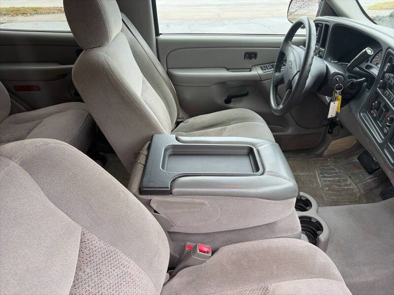 Used 2004 Chevrolet Tahoe LS RWD image 14
