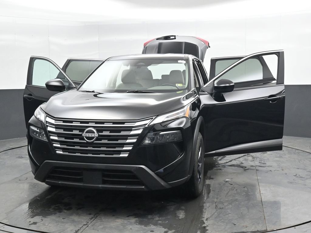 Used 2025 Nissan Rogue SV AWD/4WD image 48
