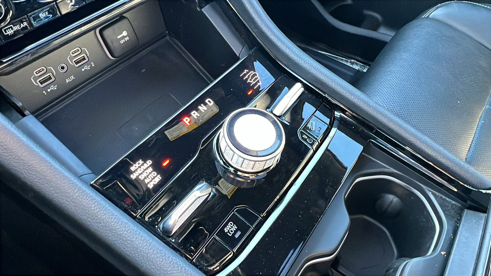 Used 2024 Jeep Grand Cherokee L Overland w/ Advanced Protech Group III image 35